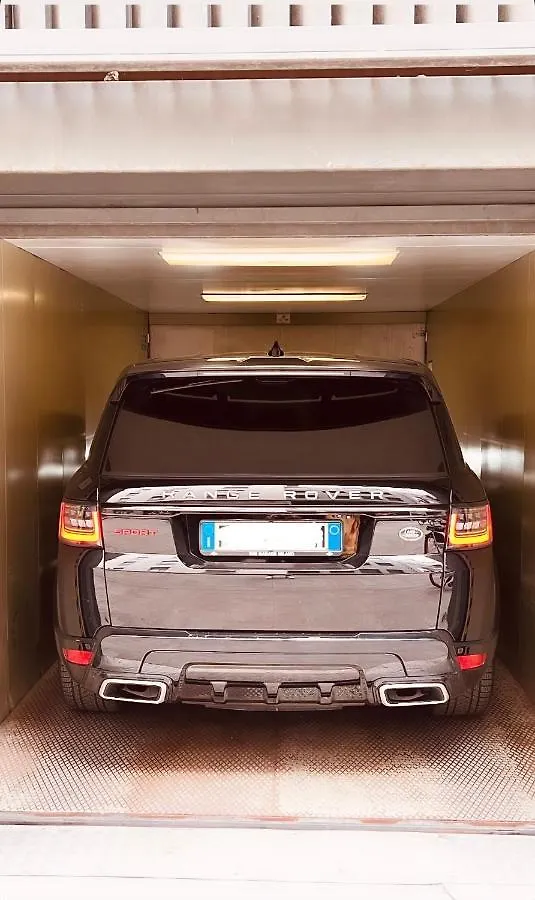 Apartment The Boutique Houses - Iconic Suite In Galleria Duomo With Private Parking Milan