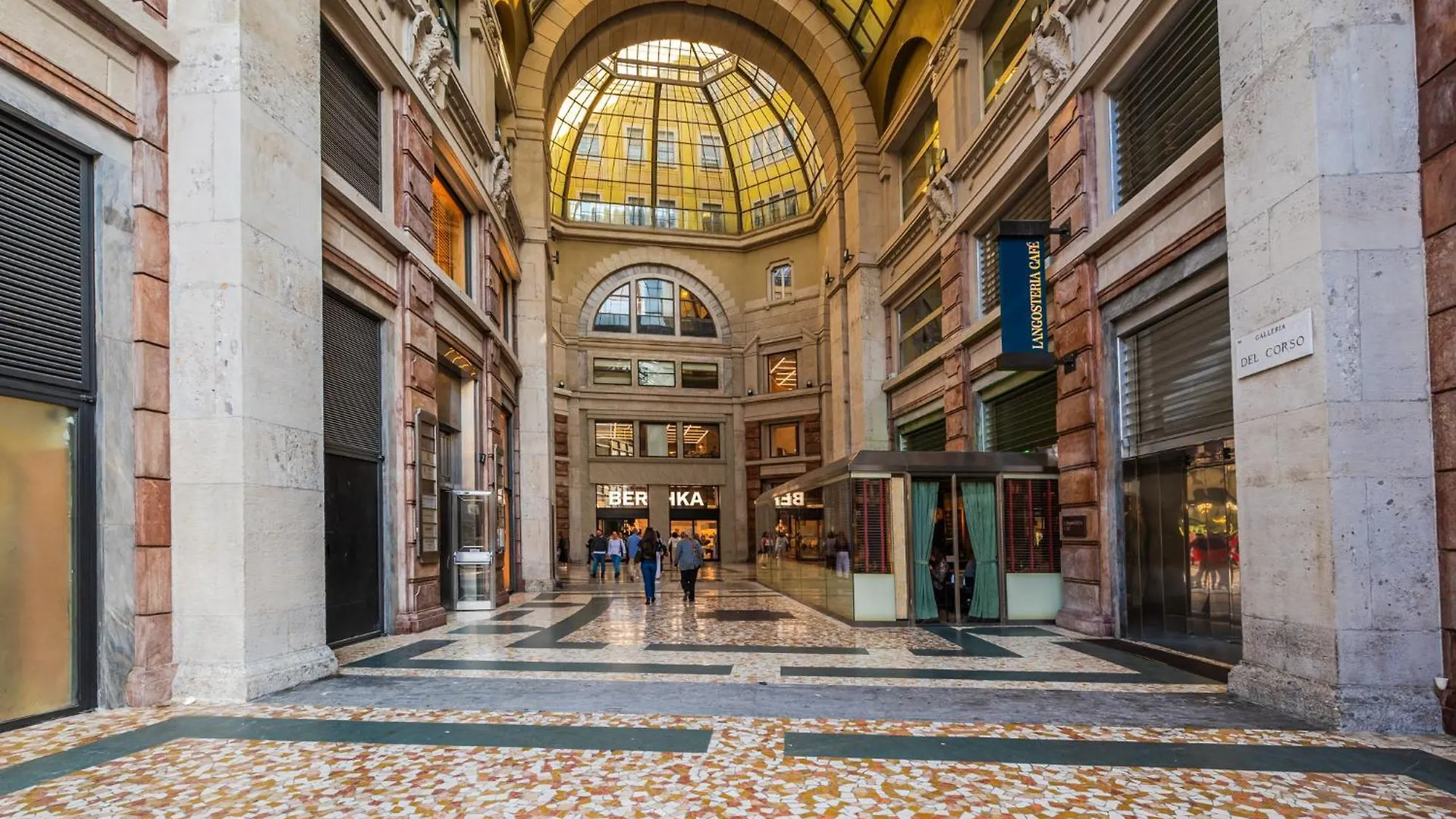 מילאנו The Boutique Houses - Iconic Suite In Galleria Duomo With Private Parking
